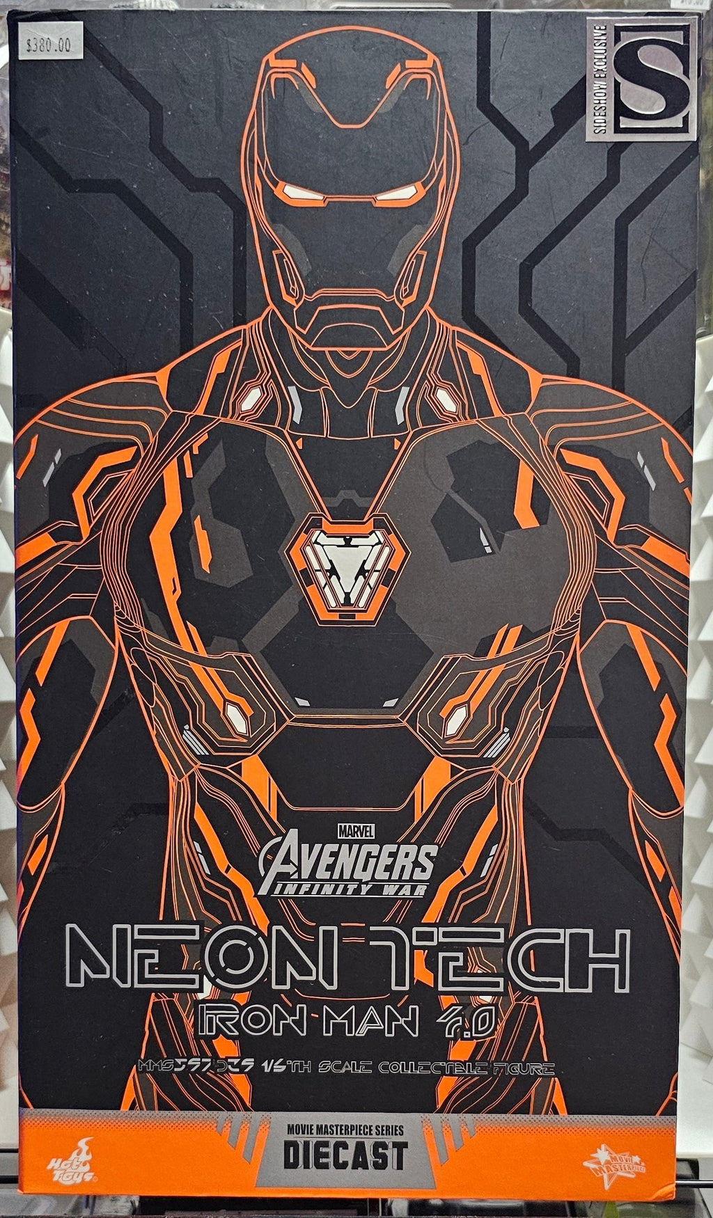 Hot Toys Marvel Avengers Infinity War: Neon Tech Iron Man 7.0 1/6th Scale - Vault 82
