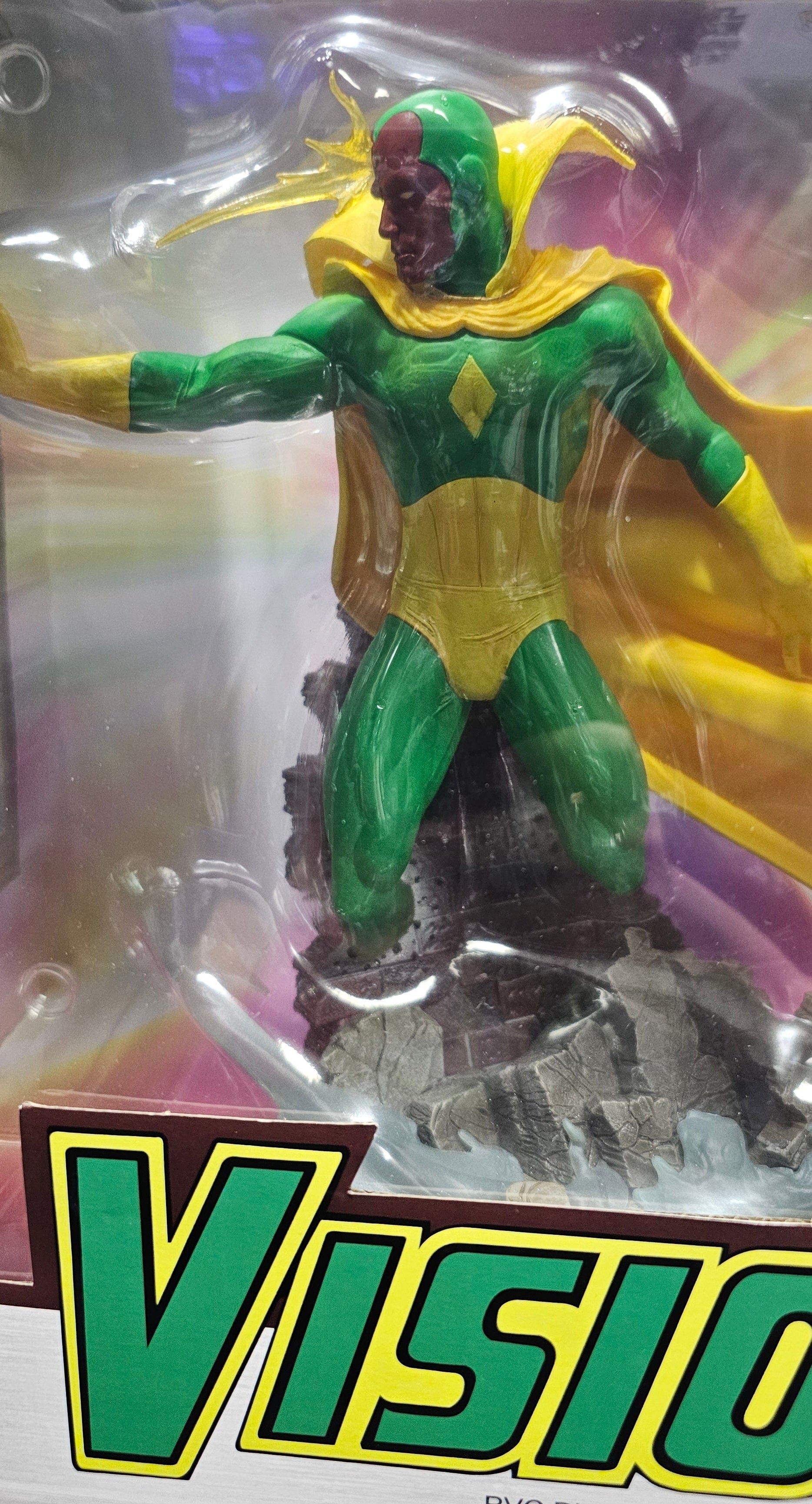 Marvel Gallery: Vision PVC Diorama Figure - Vault 82