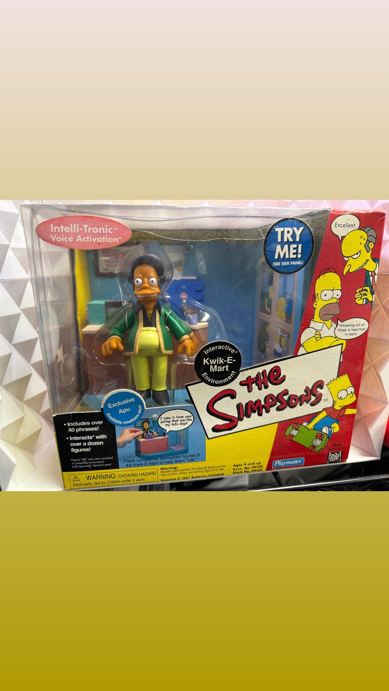 Simpsons Kwik - E - Mart interactive environment Apu talking figure playset - Vault 82