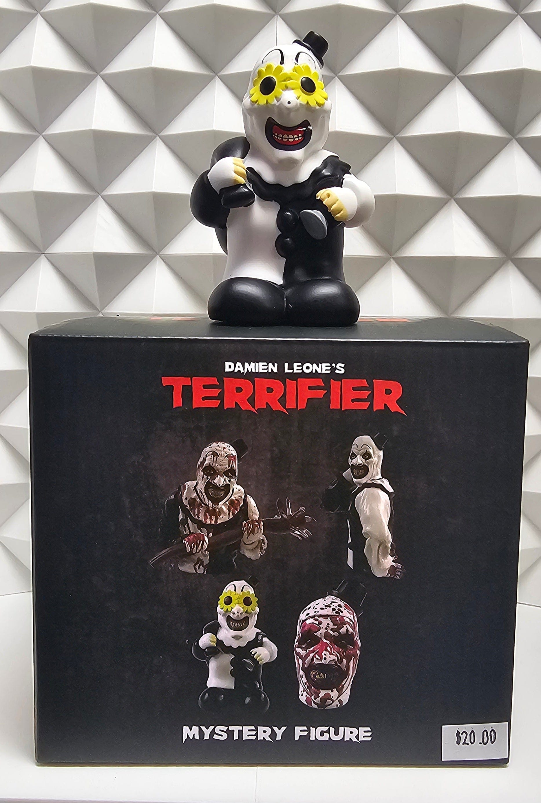 Terrifier - Art The Clown Mystery Figure (Open) - Vault 82
